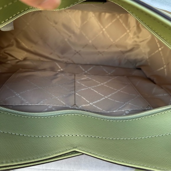 Michael Kors Tote bag and wallet - Picture 5 of 10